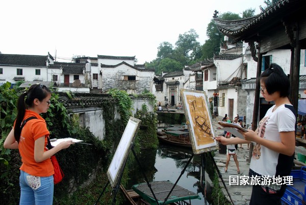 　　9月13日，座落在婺源縣秋口鎮(zhèn)李坑村“小橋、流水、人家”創(chuàng)作寫生基地的李坑章文灑店農(nóng)家樂。